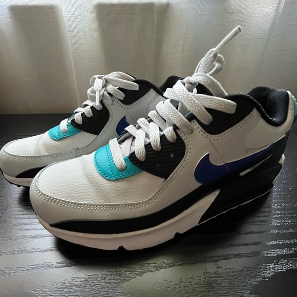 Nike Shoes - Nike air max 90